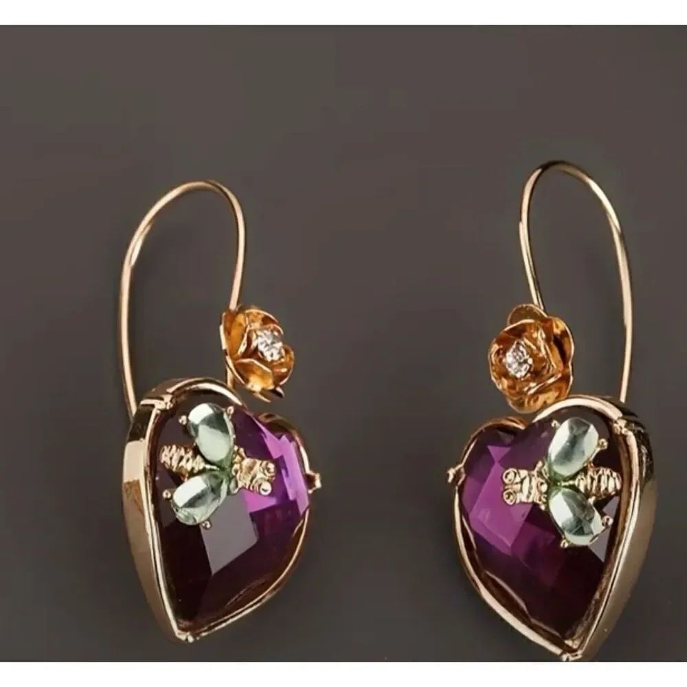 💜 Betsey Johnson stunning dark purple bee heart drop earrings 💜 - Picture 3 of 5